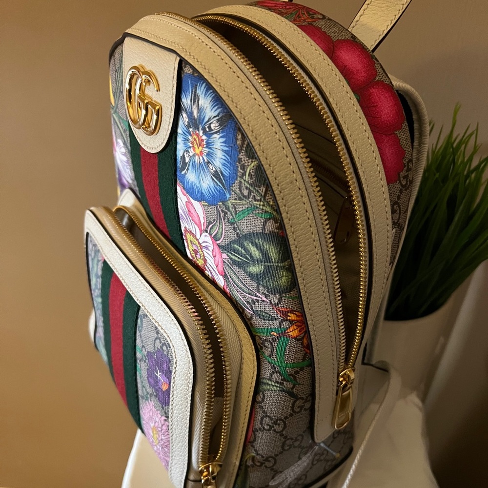 Small Ophidia GG Supreme canvas with texture leather trim.